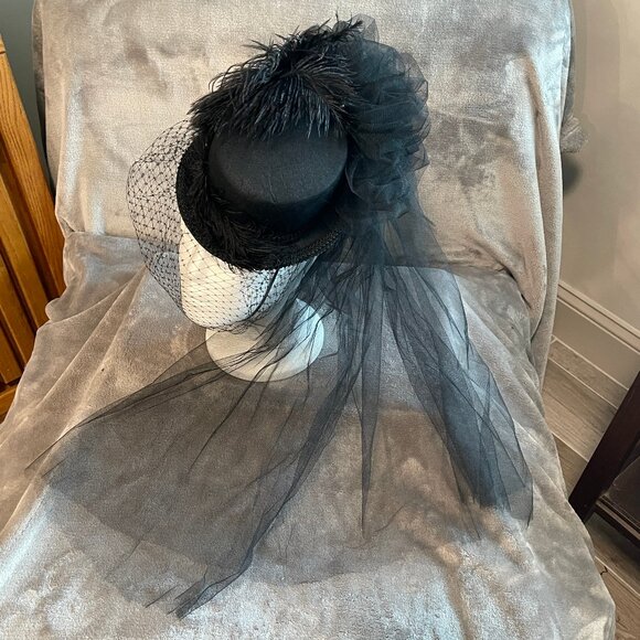 Ms. Purdy Orginal top hat fascinator - Picture 2 of 11